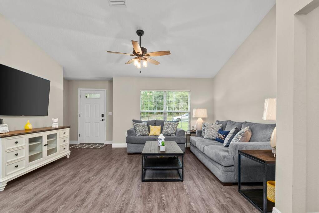 Pet-Friendly, Heated Pool, Close To Everything 3 Bedroom Home دونيلون المظهر الخارجي الصورة