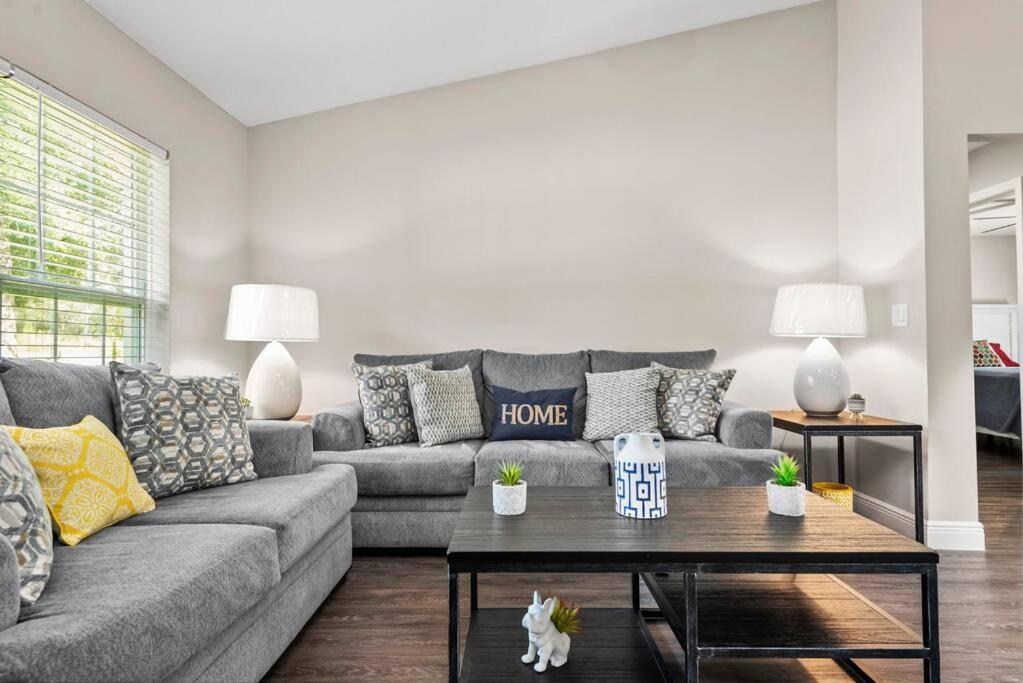 Pet-Friendly, Heated Pool, Close To Everything 3 Bedroom Home دونيلون المظهر الخارجي الصورة